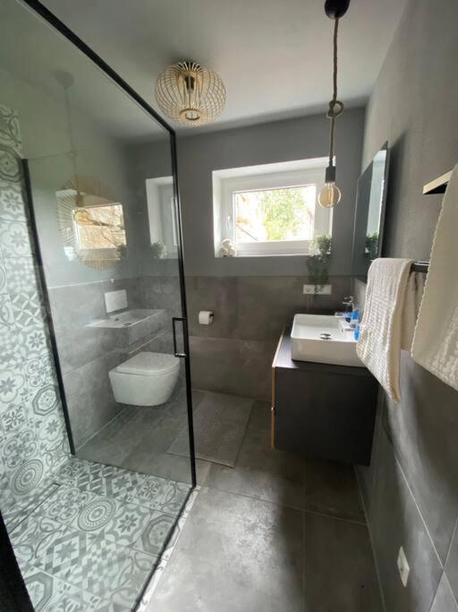 Gemuetliche Wohnung -Schwarzwald Neuweiler  Luaran gambar