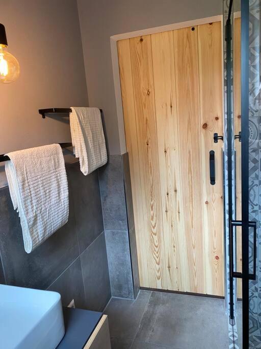 Gemuetliche Wohnung -Schwarzwald Neuweiler  Luaran gambar