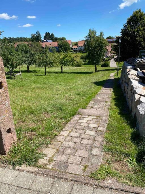 Gemuetliche Wohnung -Schwarzwald Neuweiler  Luaran gambar
